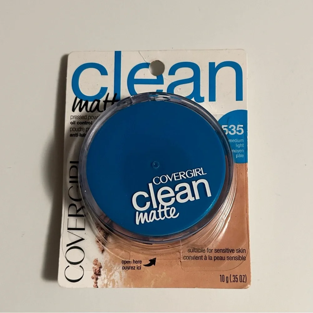 Cover Girl - Clean Matte Oil Control Pressed Powder (535 Medium Light) BRAND NEW